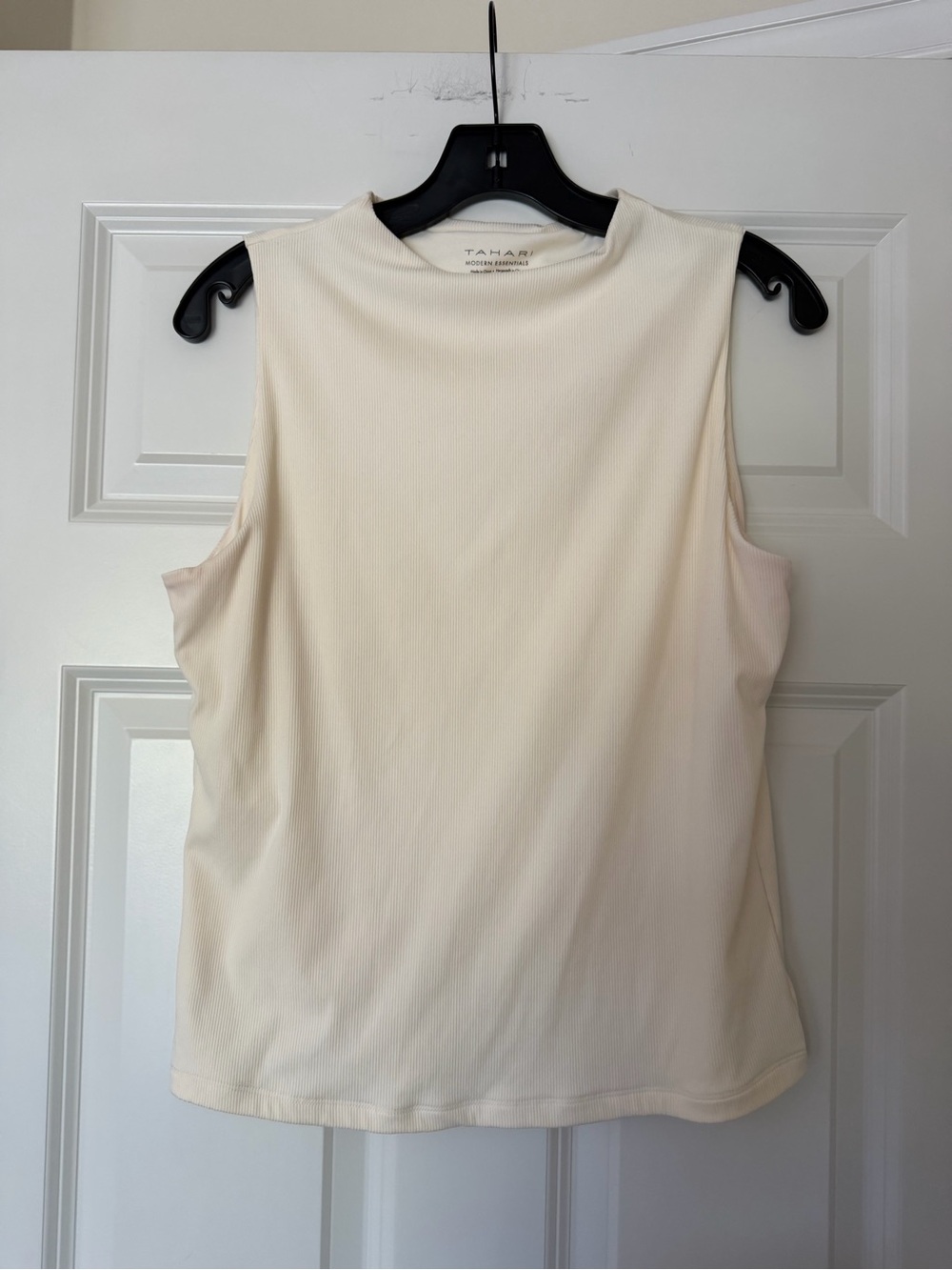 NWOT* Tahari Cream Modern Essentials Ribbed Sleeveless Top- Size Large